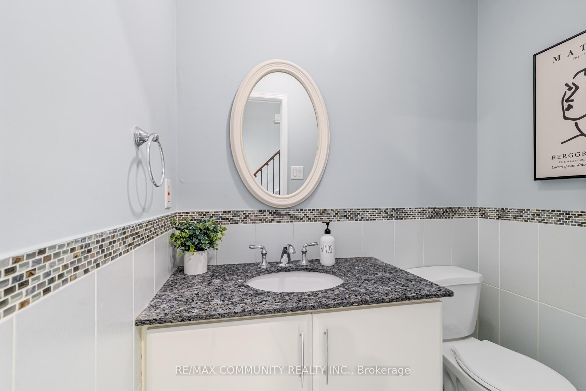 Photo 10 of 37 Irenemount Crescent, Markham, Middlefield — HOMEH