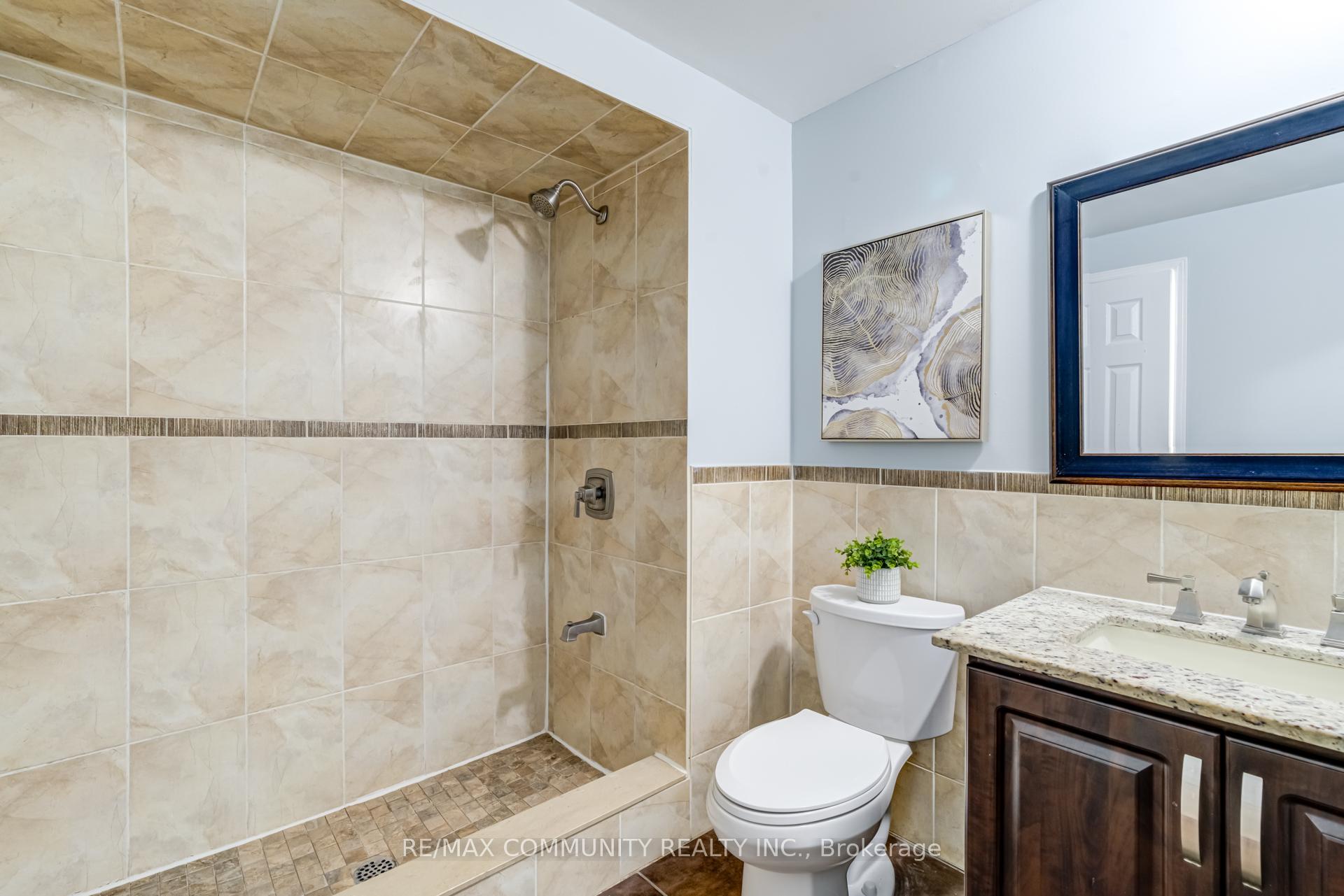 Photo 21 of 37 Irenemount Crescent, Markham, Middlefield — HOMEH
