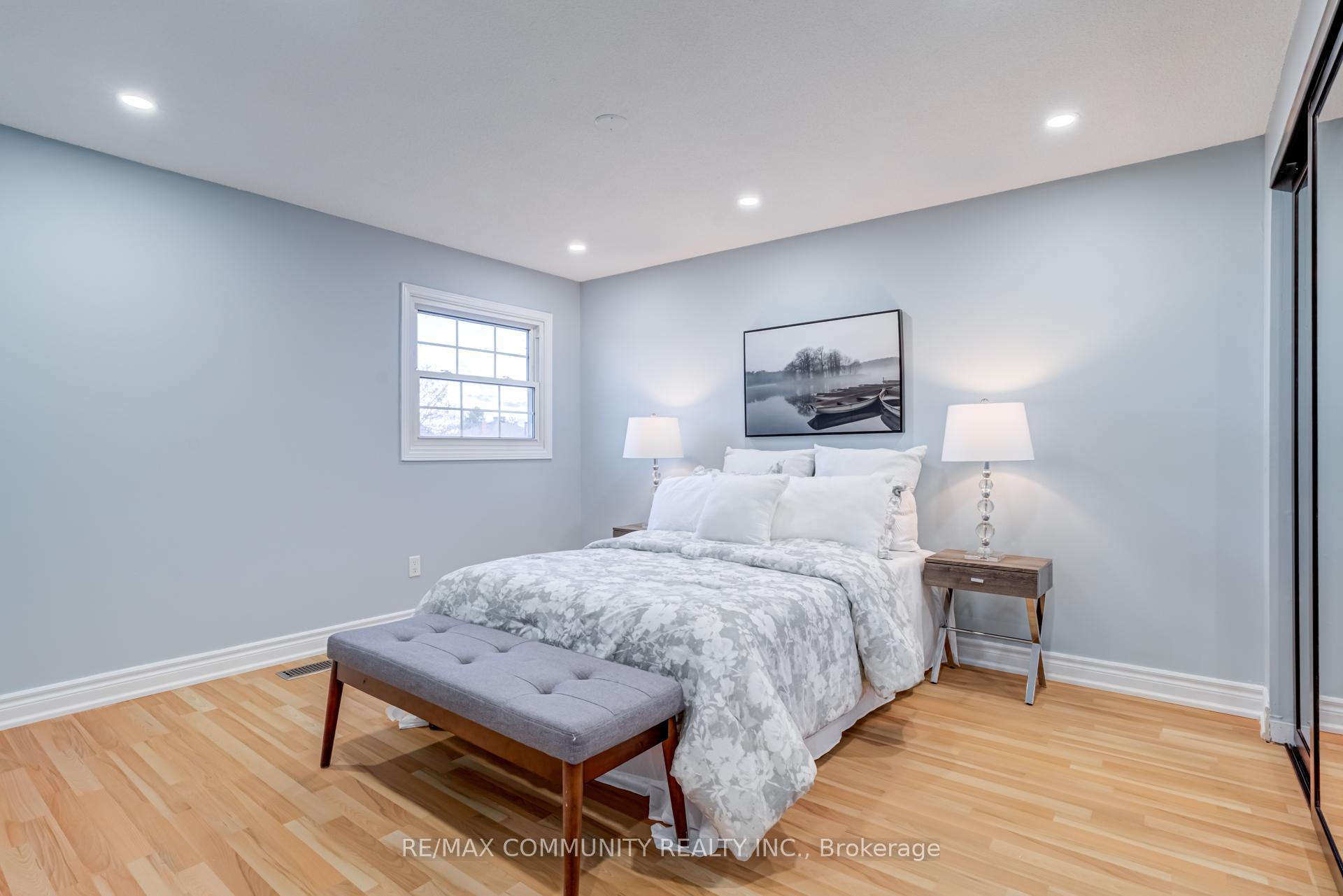 Photo 26 of 37 Irenemount Crescent, Markham, Middlefield — HOMEH