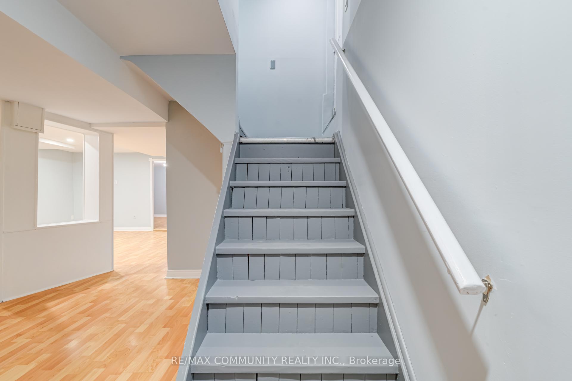 Photo 25 of 37 Irenemount Crescent, Markham, Middlefield — HOMEH