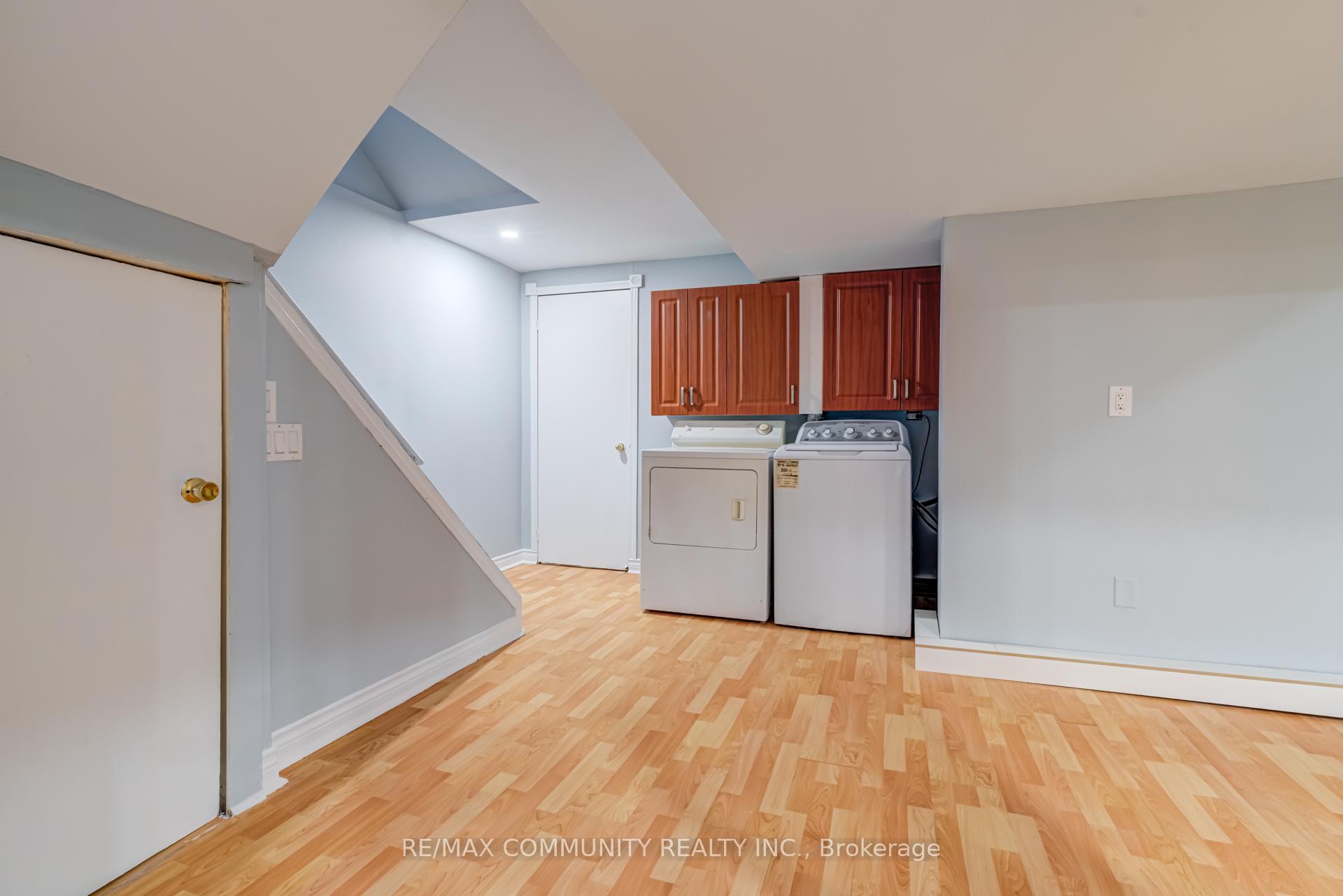 Photo 29 of 37 Irenemount Crescent, Markham, Middlefield — HOMEH