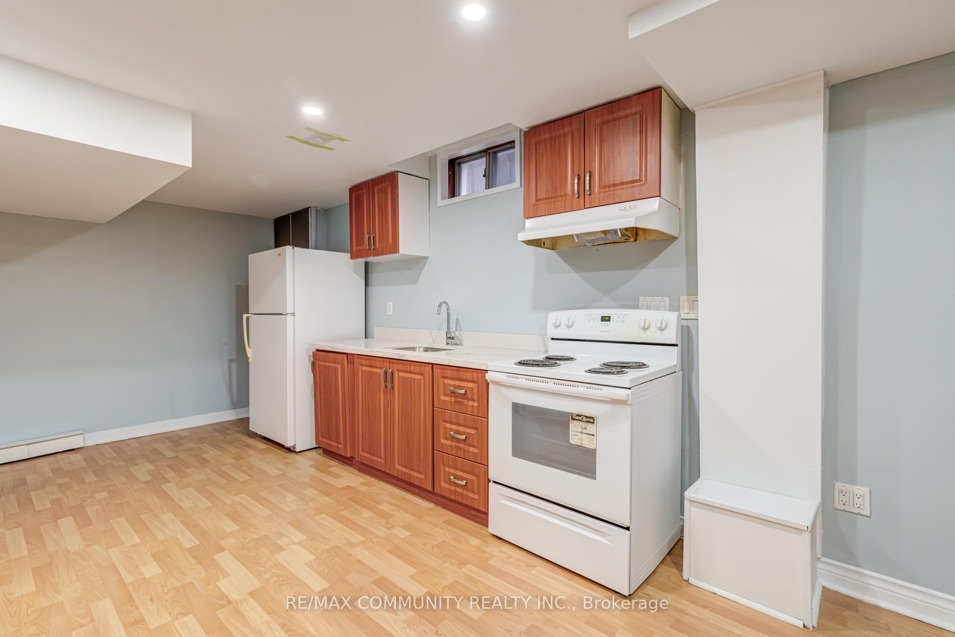 Photo 27 of 37 Irenemount Crescent, Markham, Middlefield — HOMEH