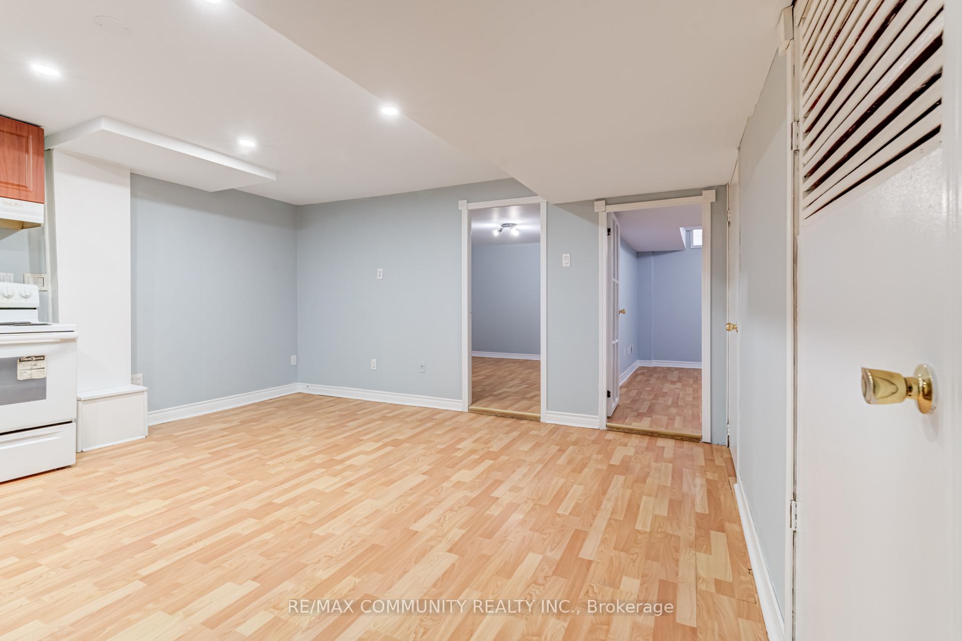 Photo 30 of 37 Irenemount Crescent, Markham, Middlefield — HOMEH