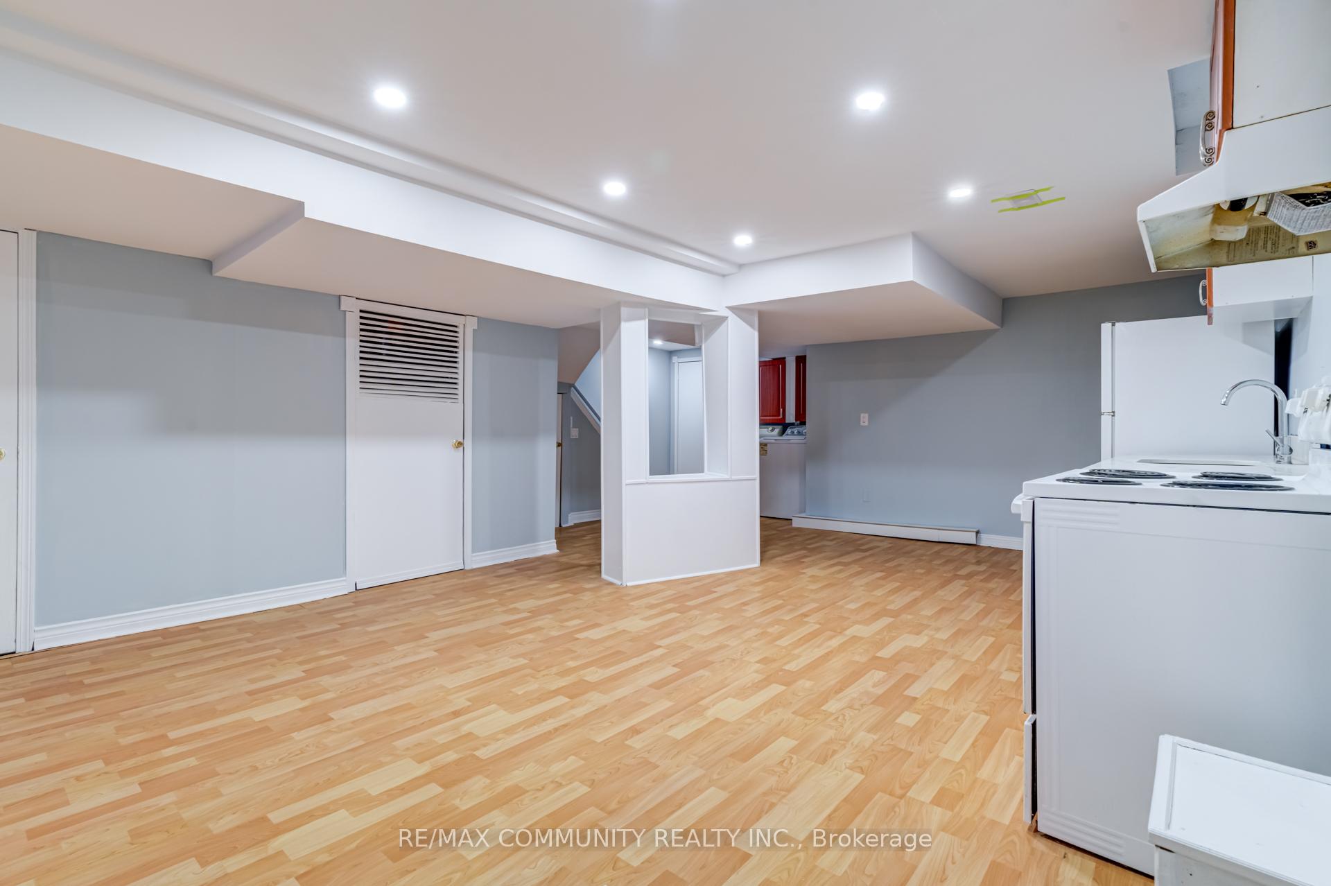 Photo 34 of 37 Irenemount Crescent, Markham, Middlefield — HOMEH