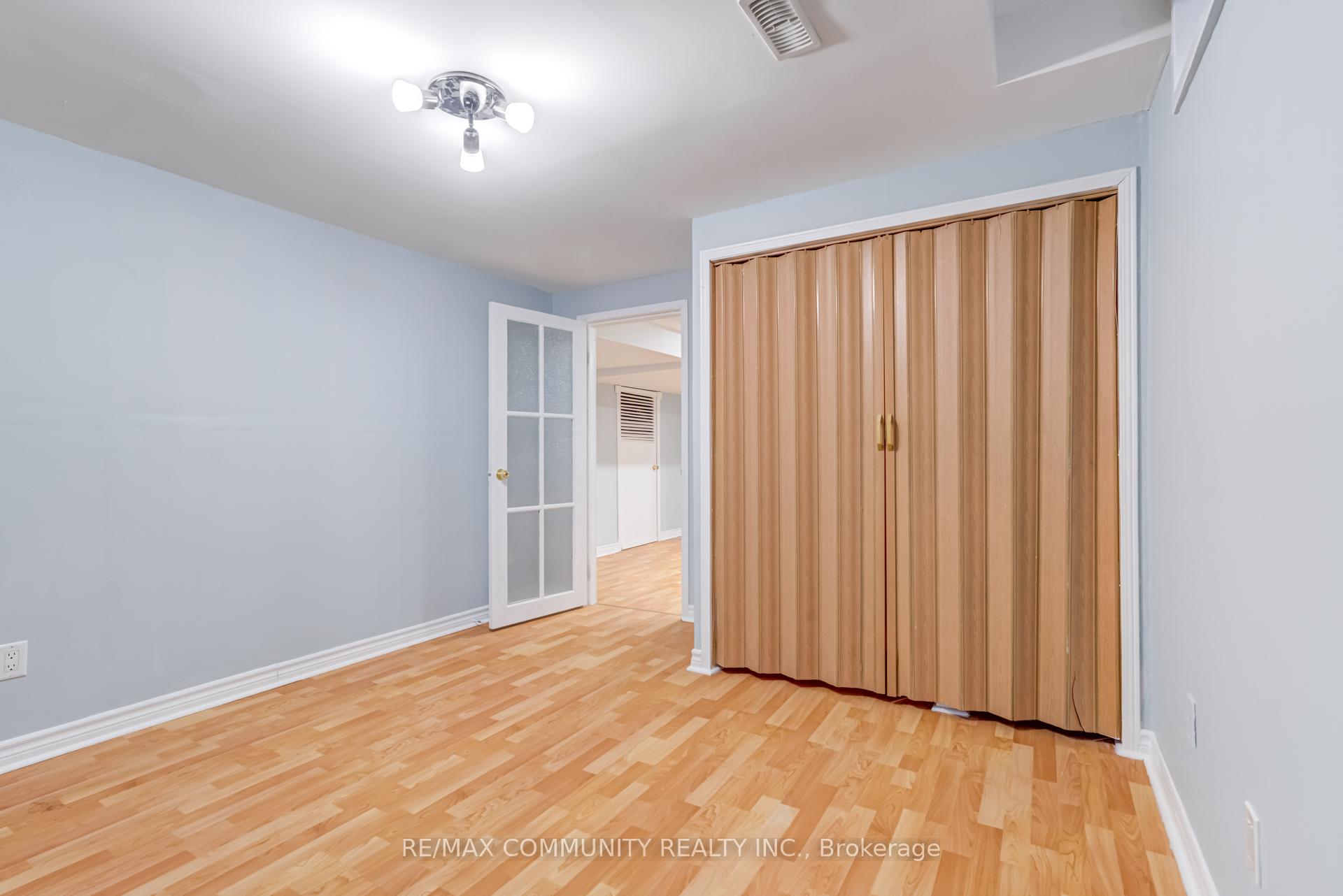 Photo 28 of 37 Irenemount Crescent, Markham, Middlefield — HOMEH