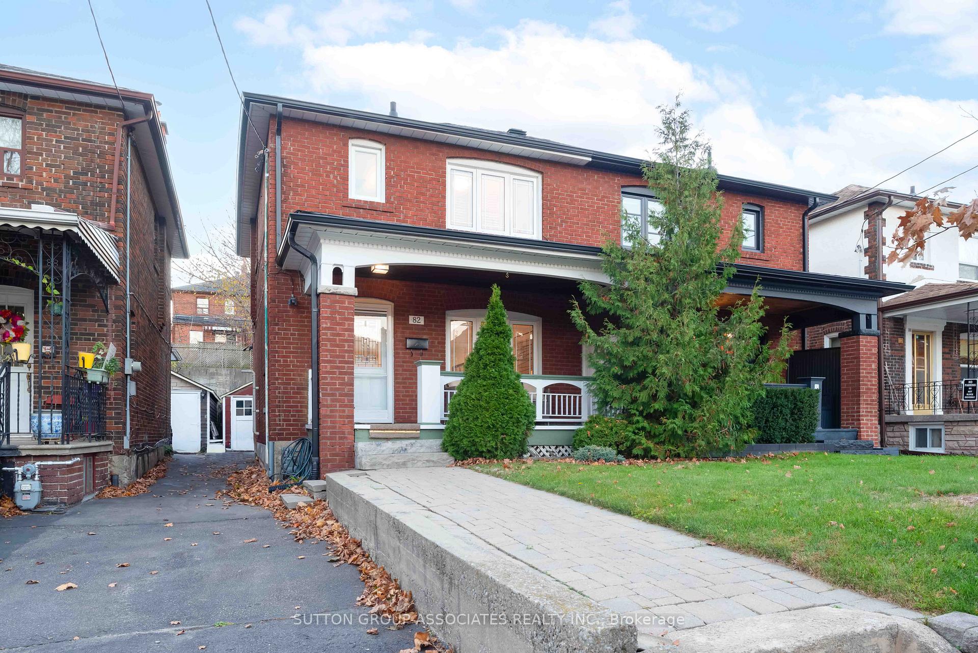 Photo 1 of 82 Roseneath Gardens, Toronto, Oakwood Village — HOMEH