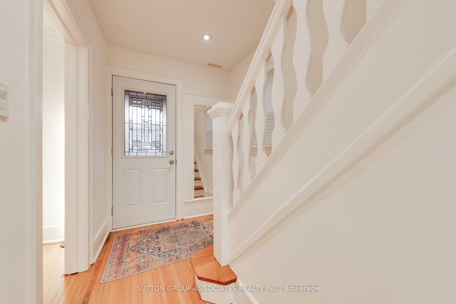 Photo 2 of 82 Roseneath Gardens, Toronto, Oakwood Village — HOMEH