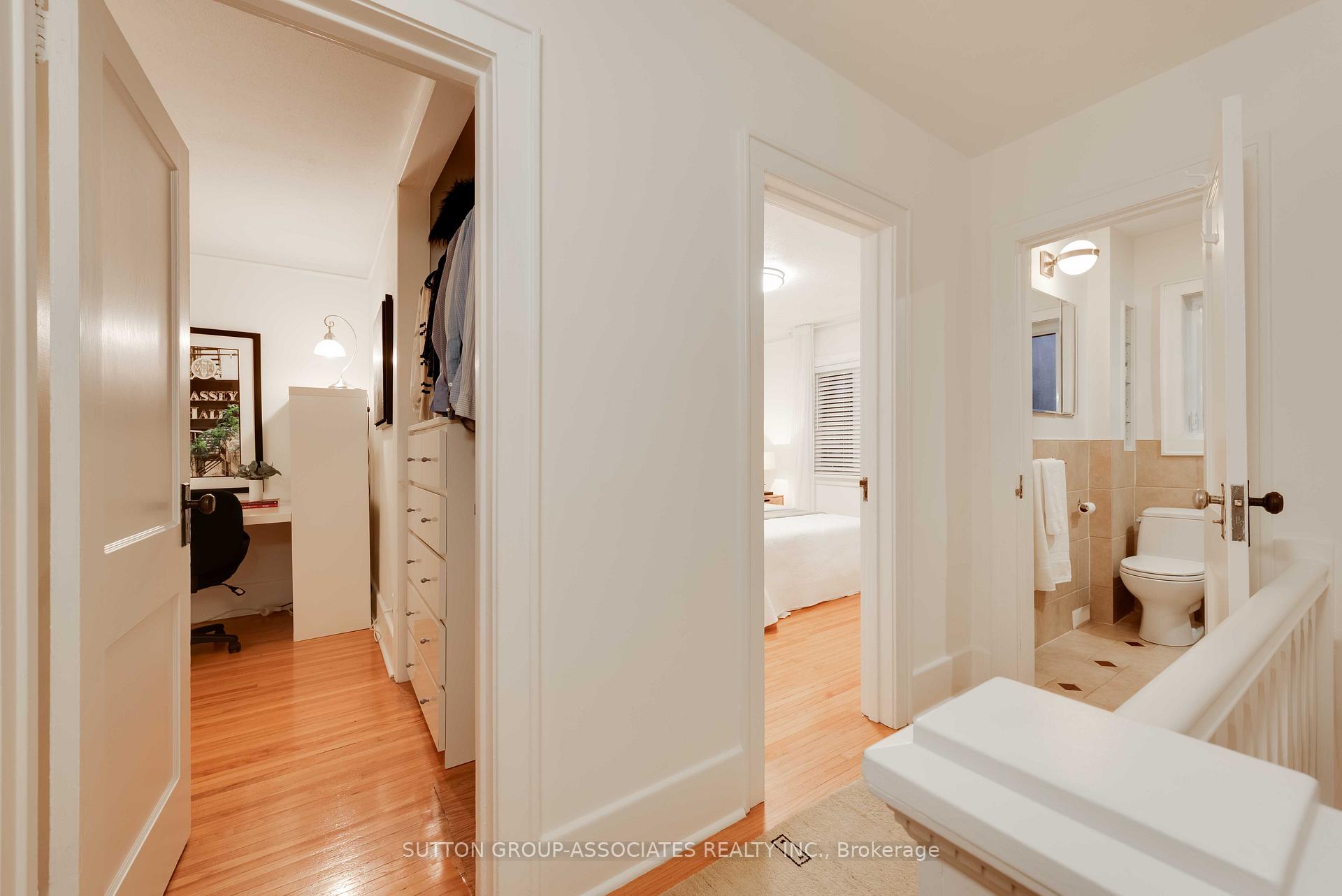 Photo 21 of 82 Roseneath Gardens, Toronto, Oakwood Village — HOMEH
