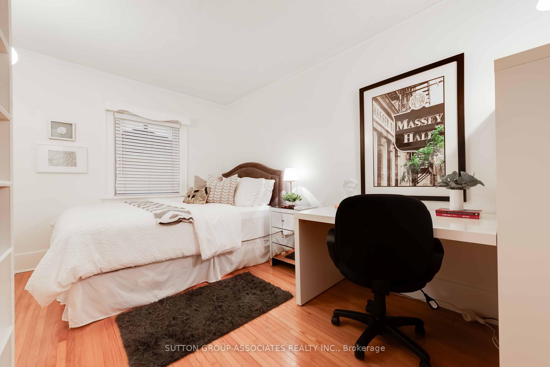 Photo 6 of 82 Roseneath Gardens, Toronto, Oakwood Village — HOMEH