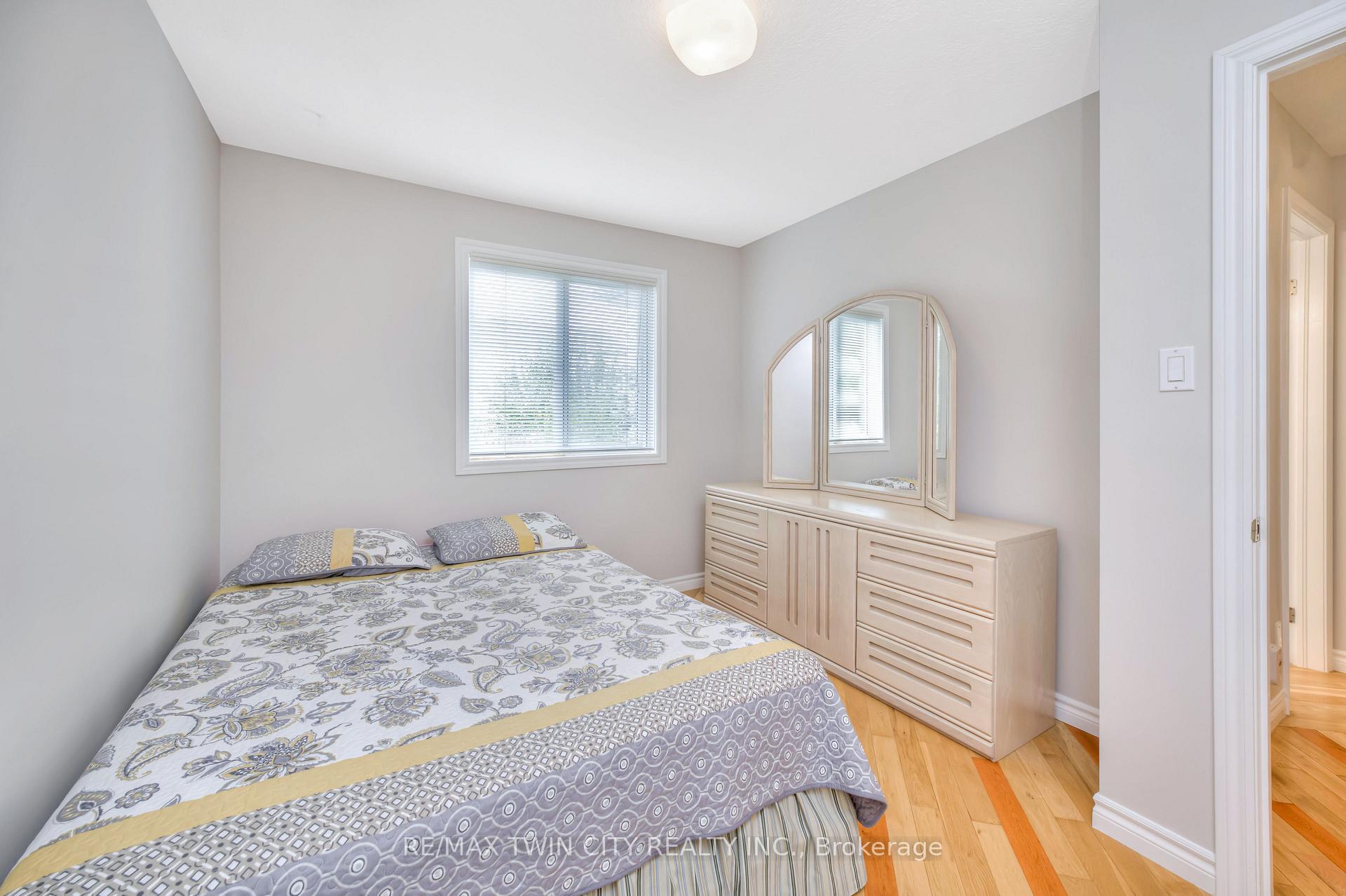 Photo 10 of 78 Misty Street, Kitchener — HOMEH