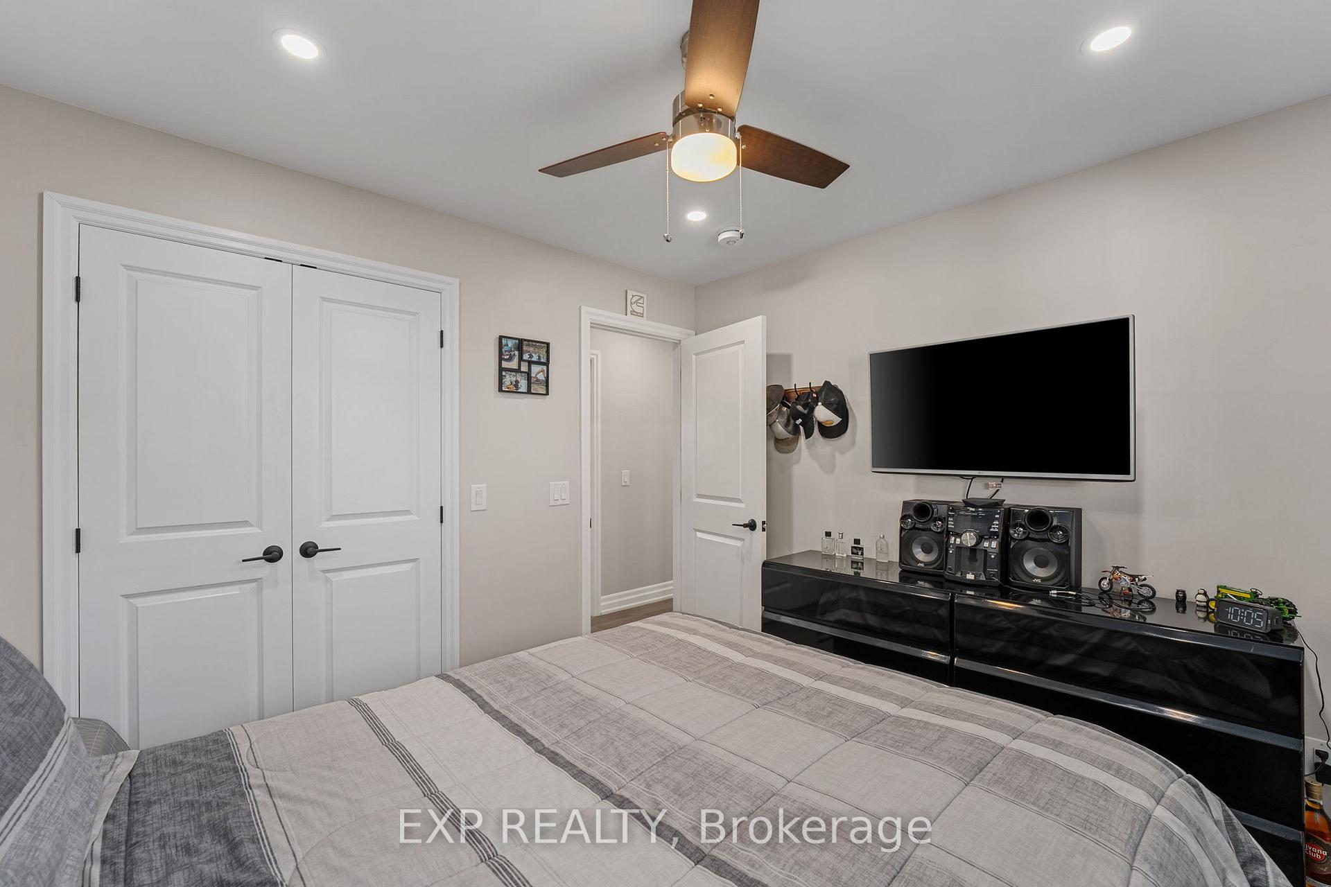Photo 25 of 36 Nancy Avenue, Brock, Beaverton — HOMEH