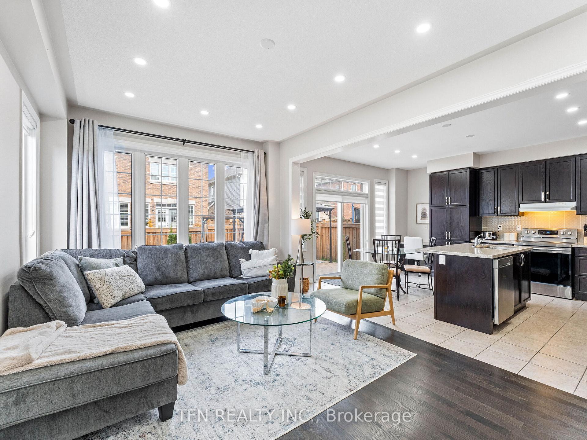Photo 8 of 72 Fred Jackman Avenue, Clarington, Bowmanville — HOMEH