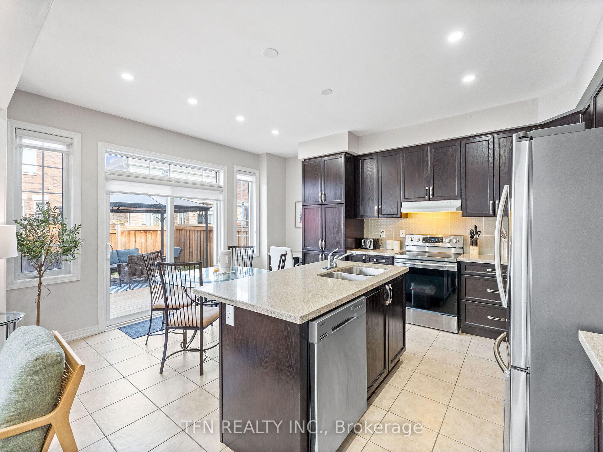 Photo 15 of 72 Fred Jackman Avenue, Clarington, Bowmanville — HOMEH