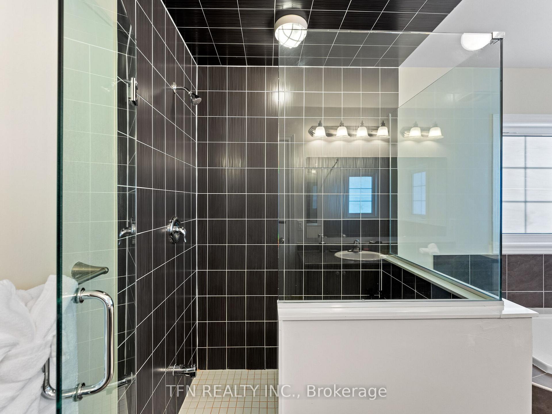 Photo 31 of 72 Fred Jackman Avenue, Clarington, Bowmanville — HOMEH