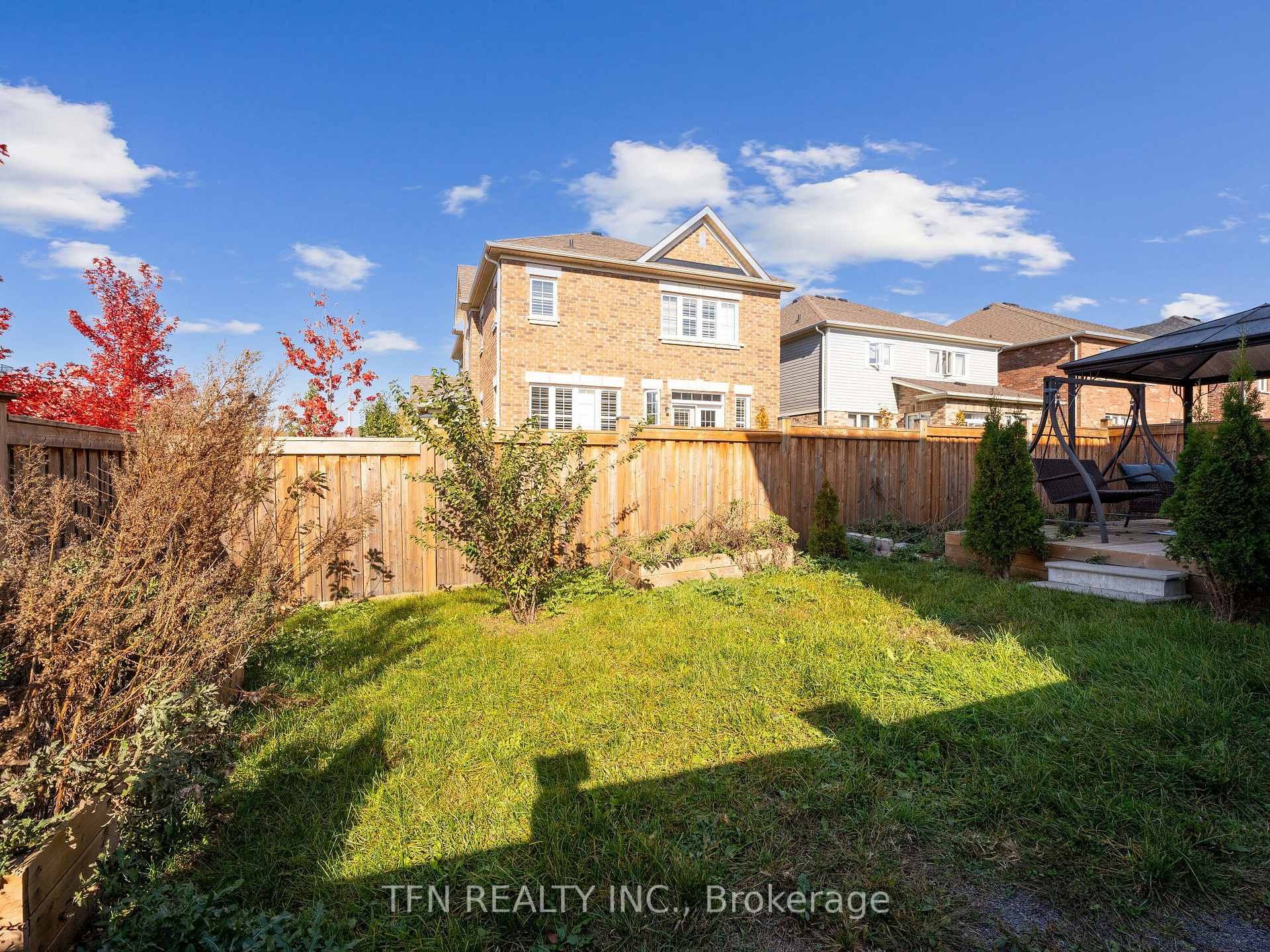 Photo 34 of 72 Fred Jackman Avenue, Clarington, Bowmanville — HOMEH