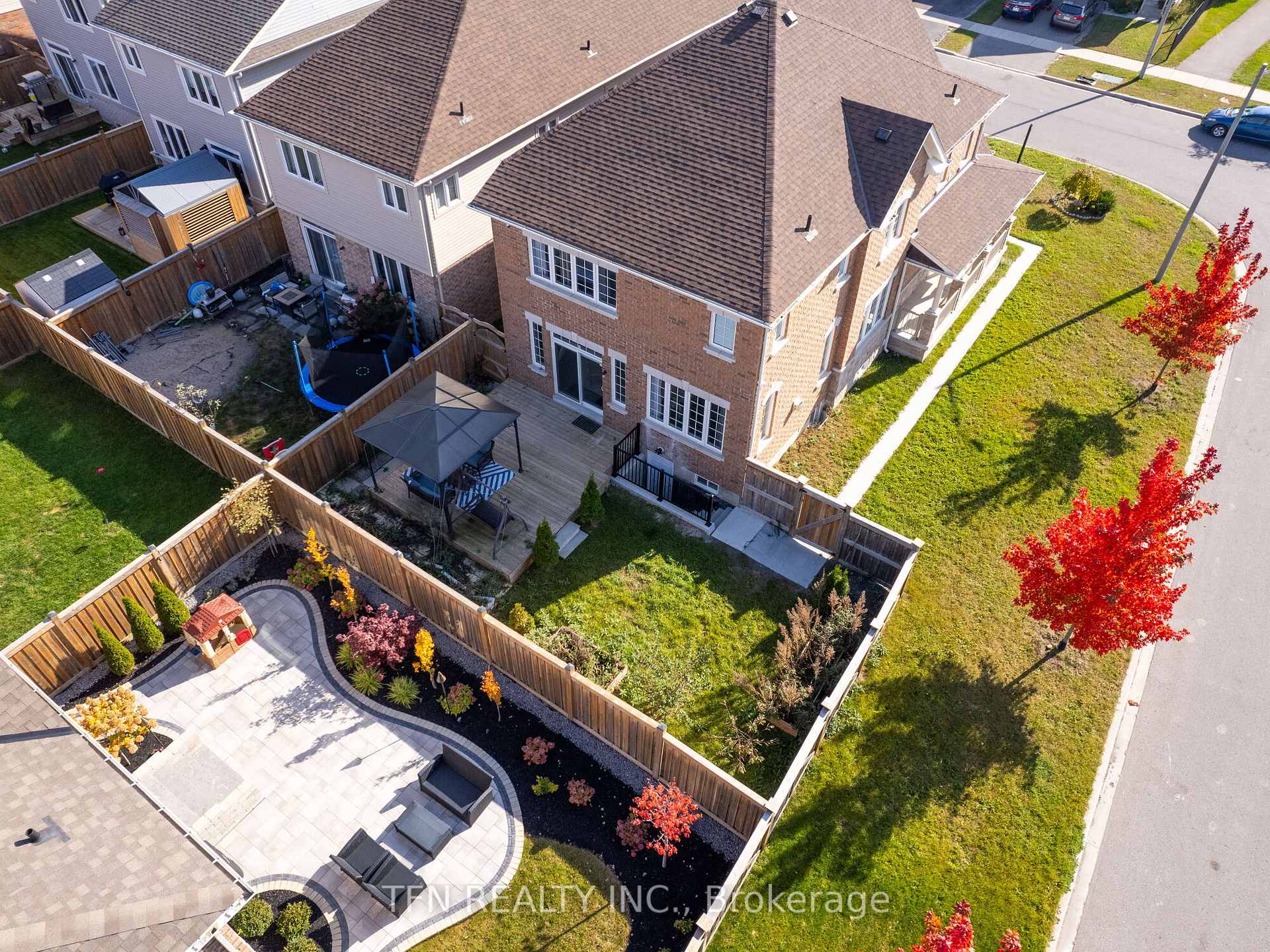Photo 39 of 72 Fred Jackman Avenue, Clarington, Bowmanville — HOMEH