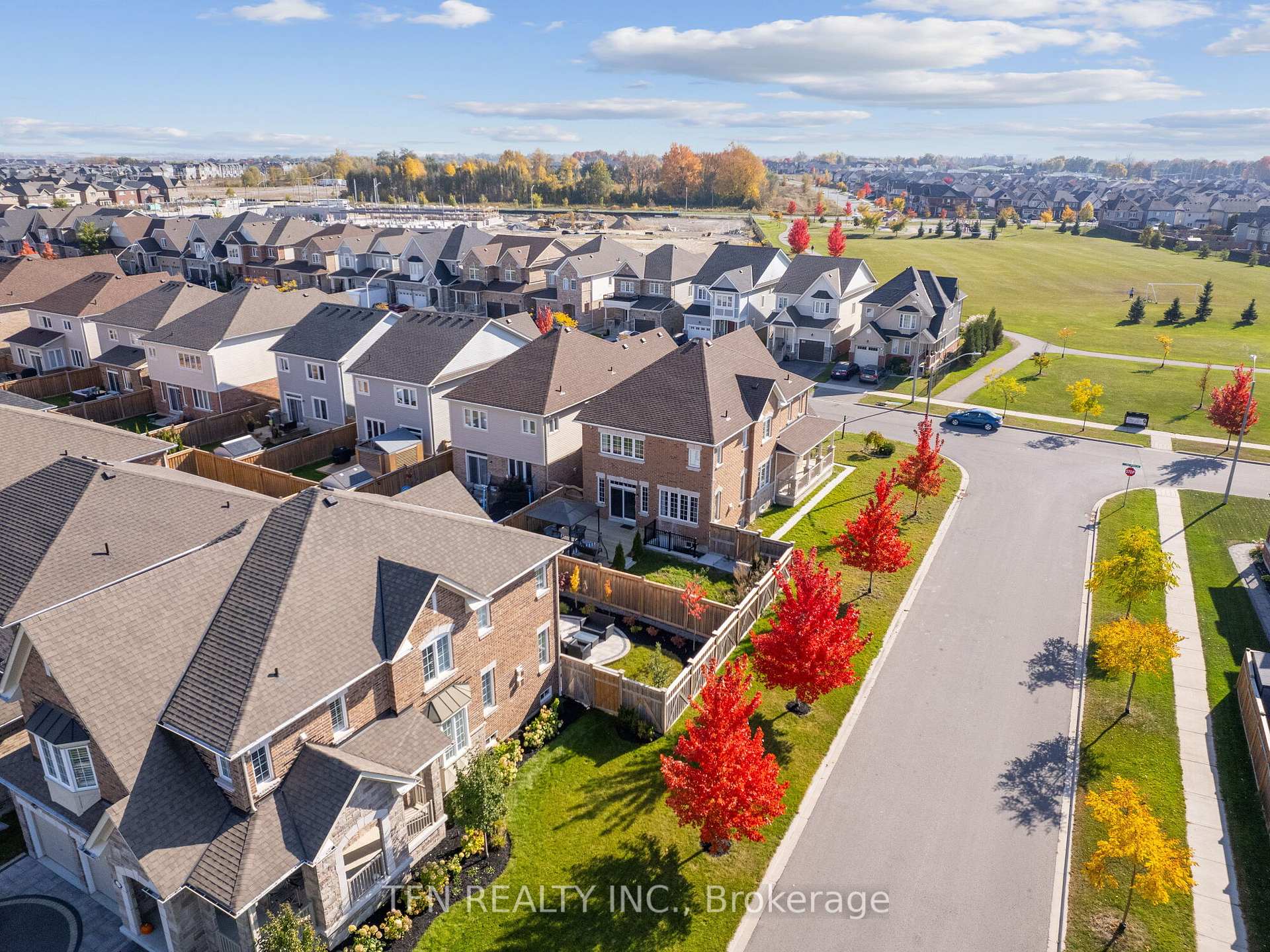 Photo 33 of 72 Fred Jackman Avenue, Clarington, Bowmanville — HOMEH
