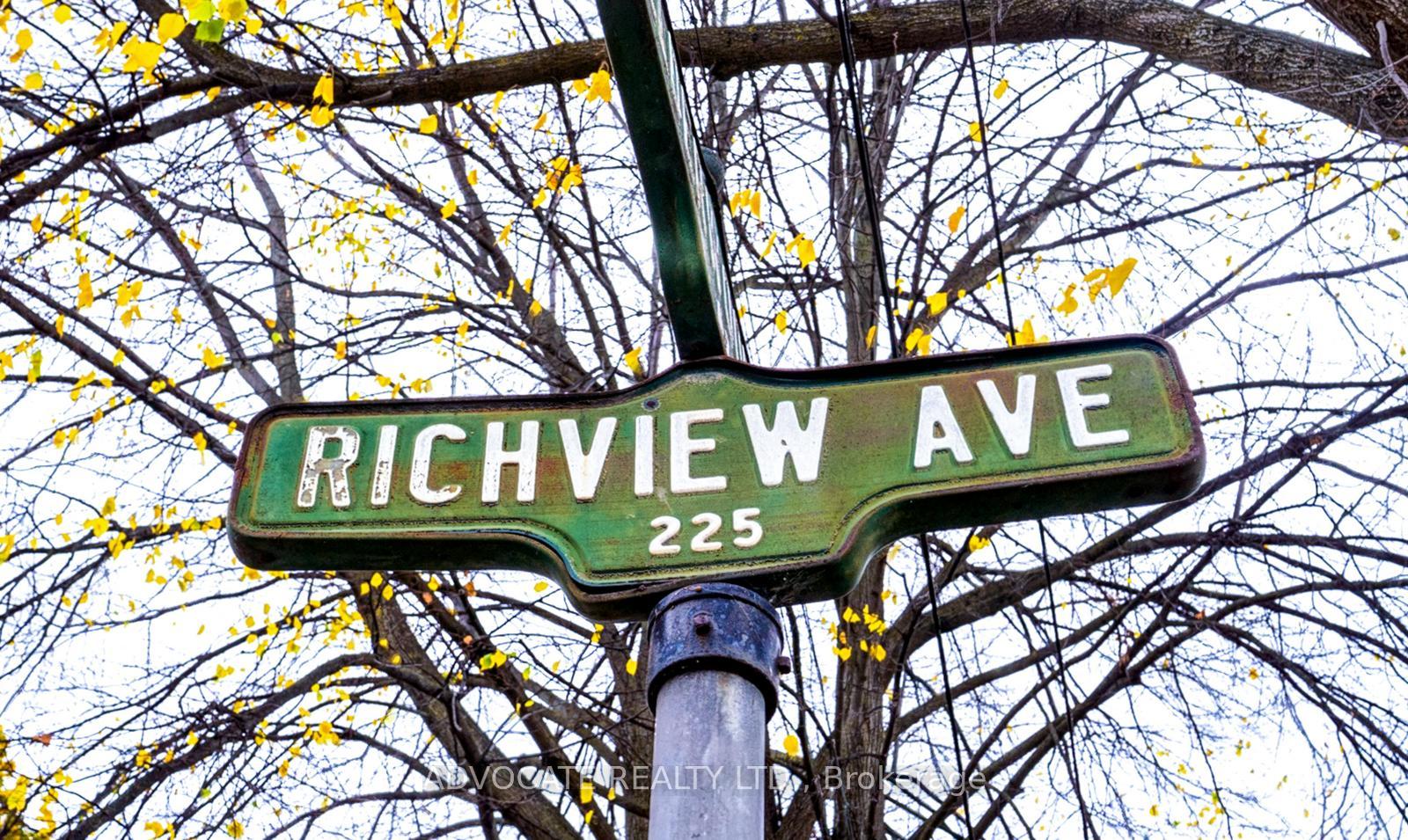 Photo 30 of 302 Richview Avenue, Toronto, Forest Hill South — HOMEH