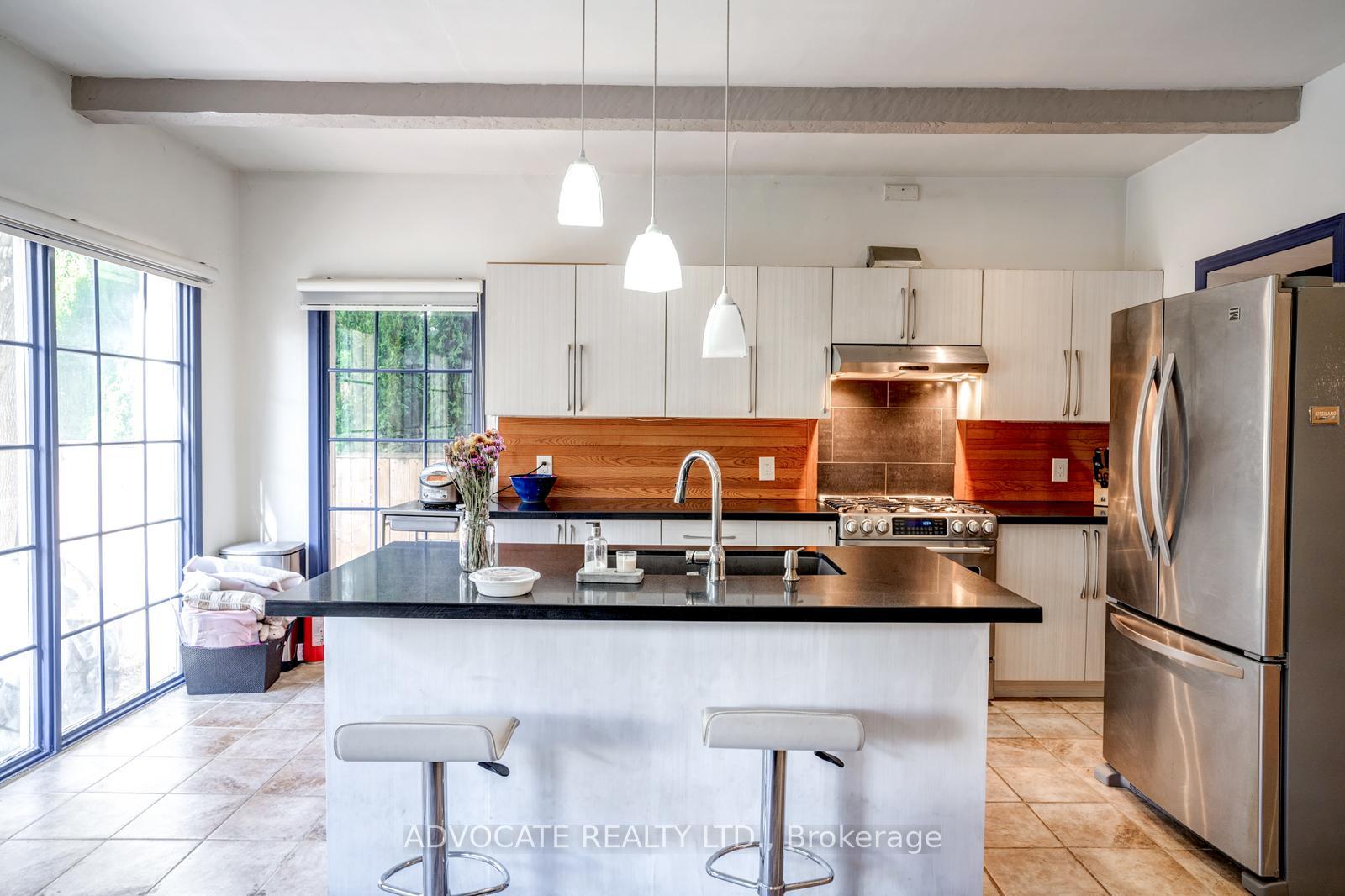 Photo 10 of 302 Richview Avenue, Toronto, Forest Hill South — HOMEH