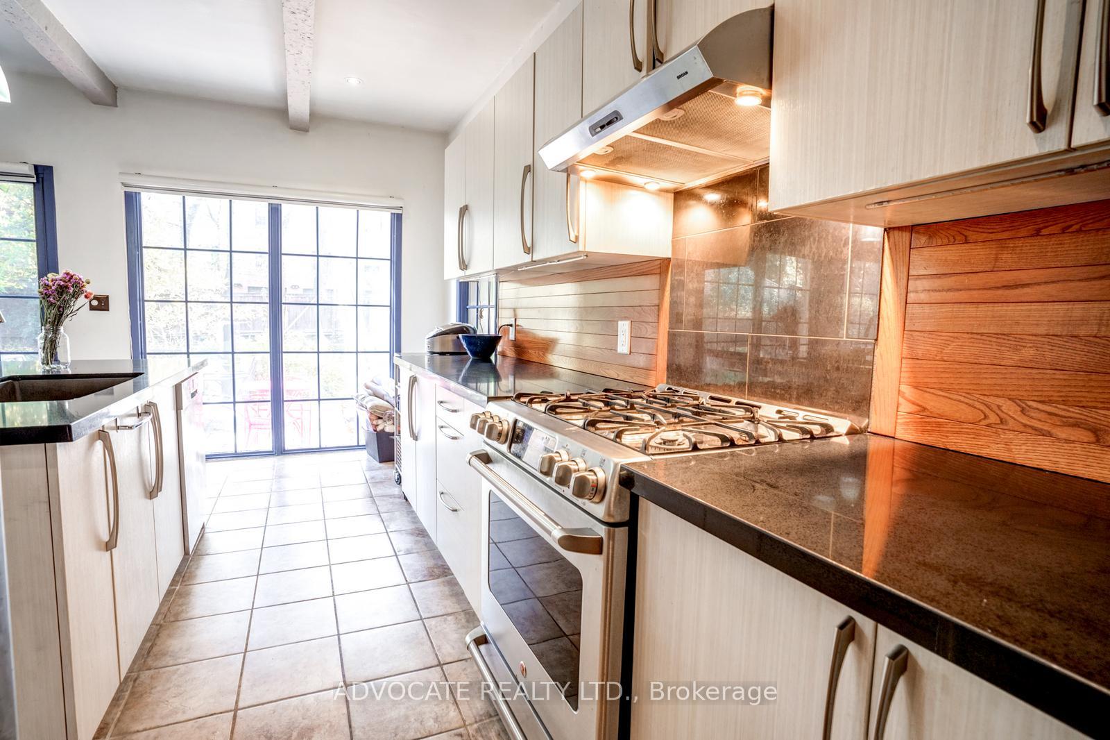 Photo 33 of 302 Richview Avenue, Toronto, Forest Hill South — HOMEH