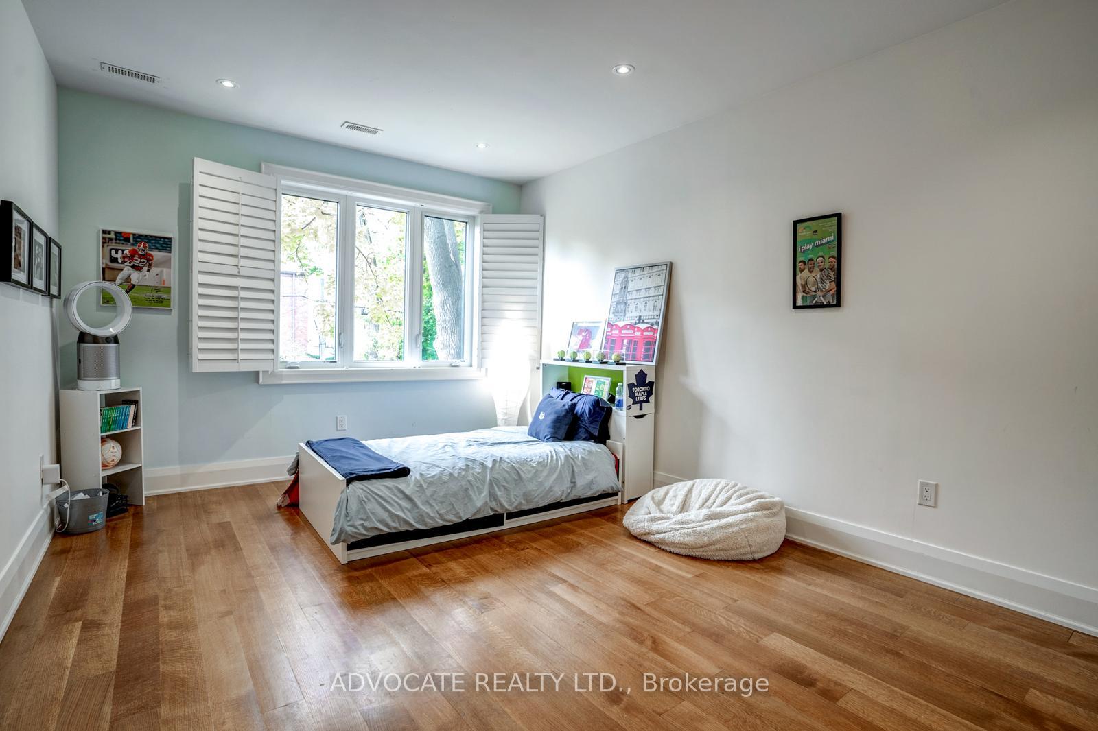Photo 23 of 302 Richview Avenue, Toronto, Forest Hill South — HOMEH