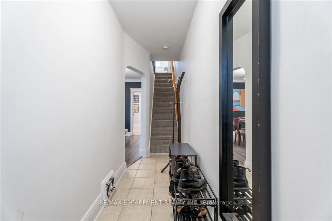 Photo 2 of 28 Britannia Avenue, Hamilton, Crown Point — HOMEH