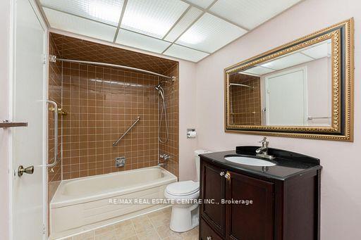 Photo 10 of 17 Holmes Drive, Caledon, Mono Mills — HOMEH