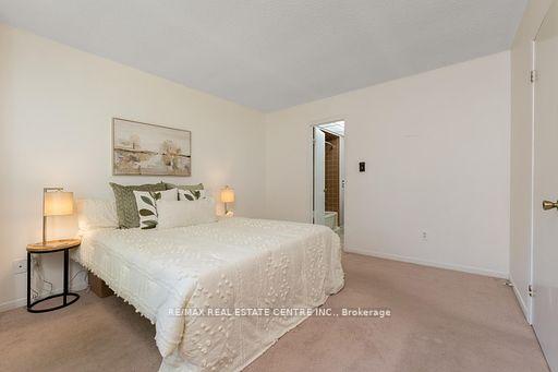 Photo 13 of 17 Holmes Drive, Caledon, Mono Mills — HOMEH