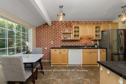 Photo 24 of 17 Holmes Drive, Caledon, Mono Mills — HOMEH