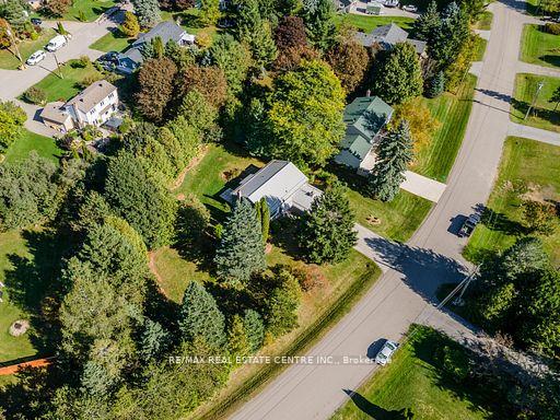 Photo 26 of 17 Holmes Drive, Caledon, Mono Mills — HOMEH