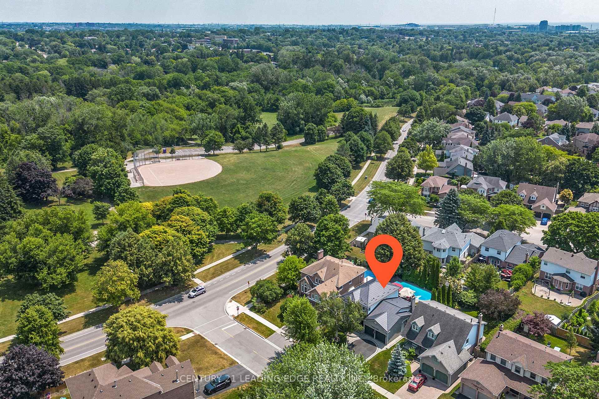 Photo 4 of 3 Rothean Drive, Whitby, Lynde Creek — HOMEH