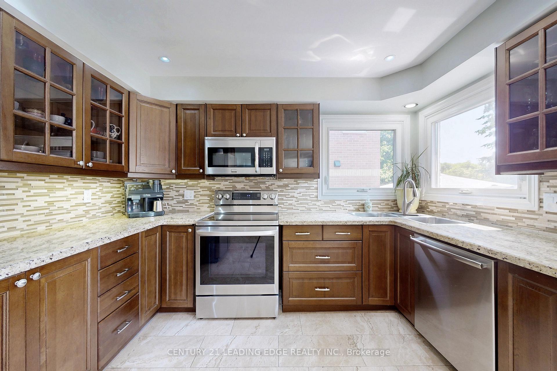 Photo 14 of 3 Rothean Drive, Whitby, Lynde Creek — HOMEH