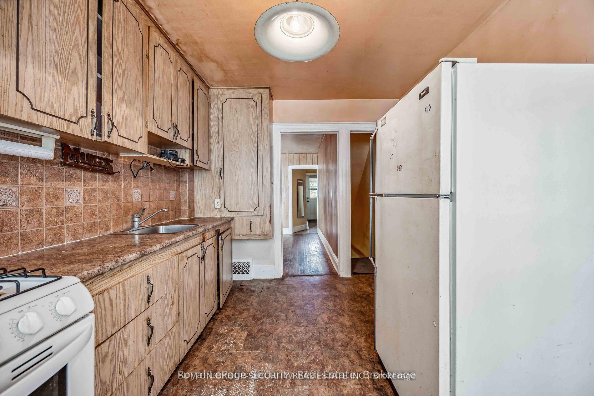 Photo 16 of 45 Strader Avenue, Toronto, Oakwood Village — HOMEH