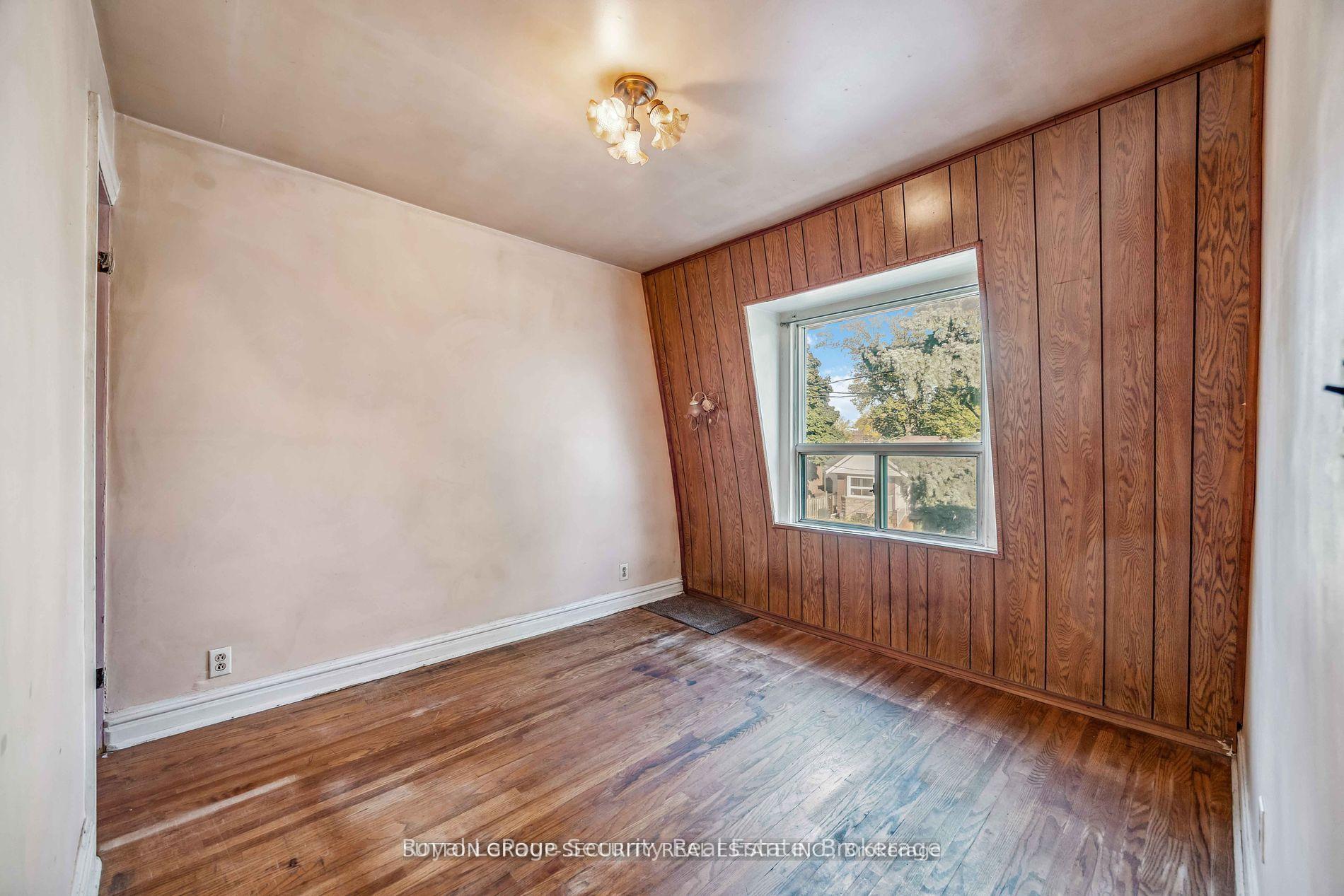 Photo 18 of 45 Strader Avenue, Toronto, Oakwood Village — HOMEH