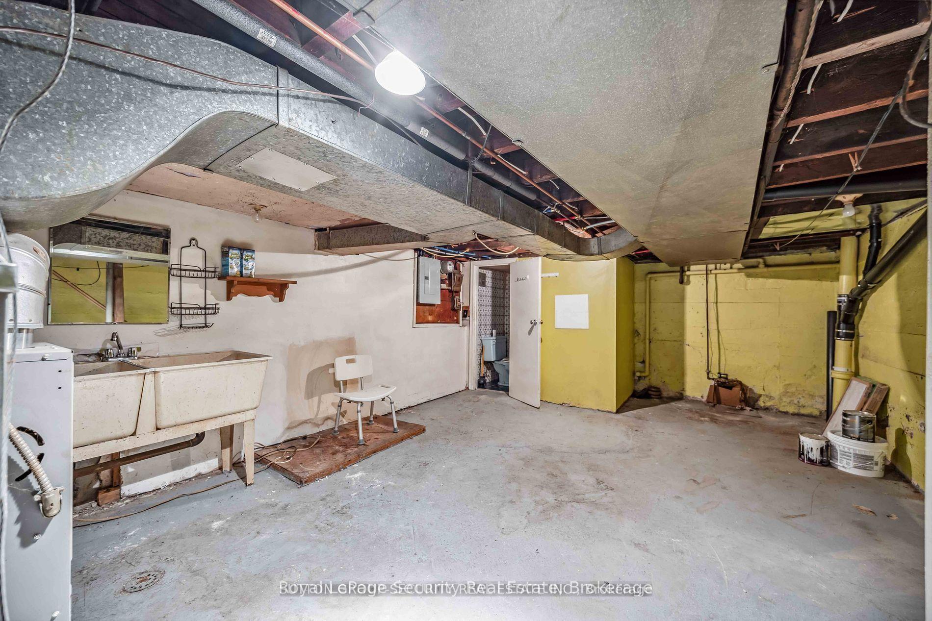 Photo 25 of 45 Strader Avenue, Toronto, Oakwood Village — HOMEH