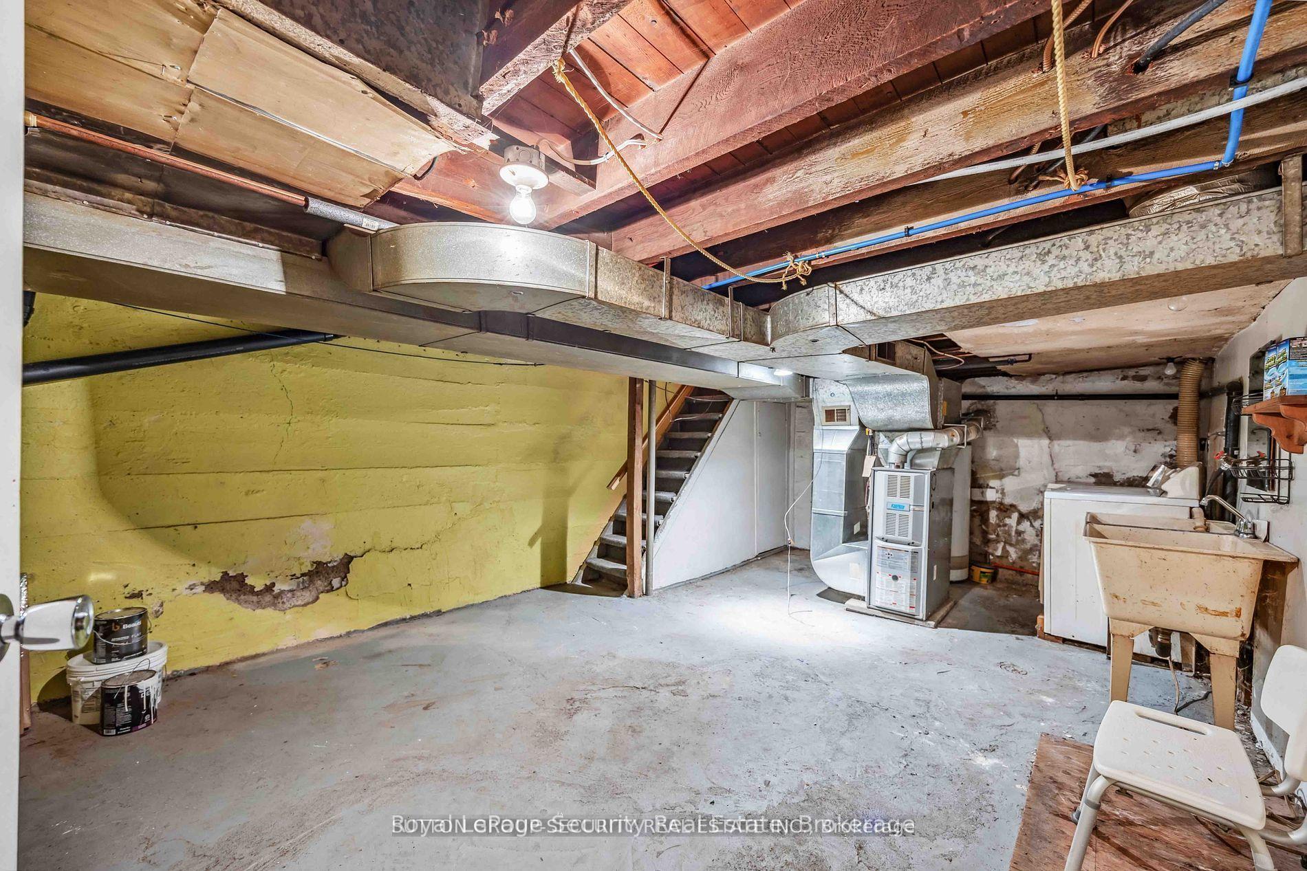 Photo 22 of 45 Strader Avenue, Toronto, Oakwood Village — HOMEH