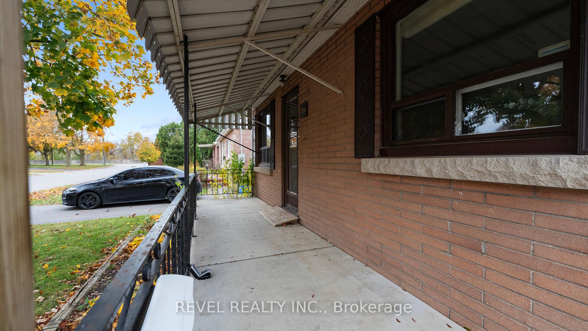 Photo 3 of 139 Baldwin Avenue, Brantford — HOMEH
