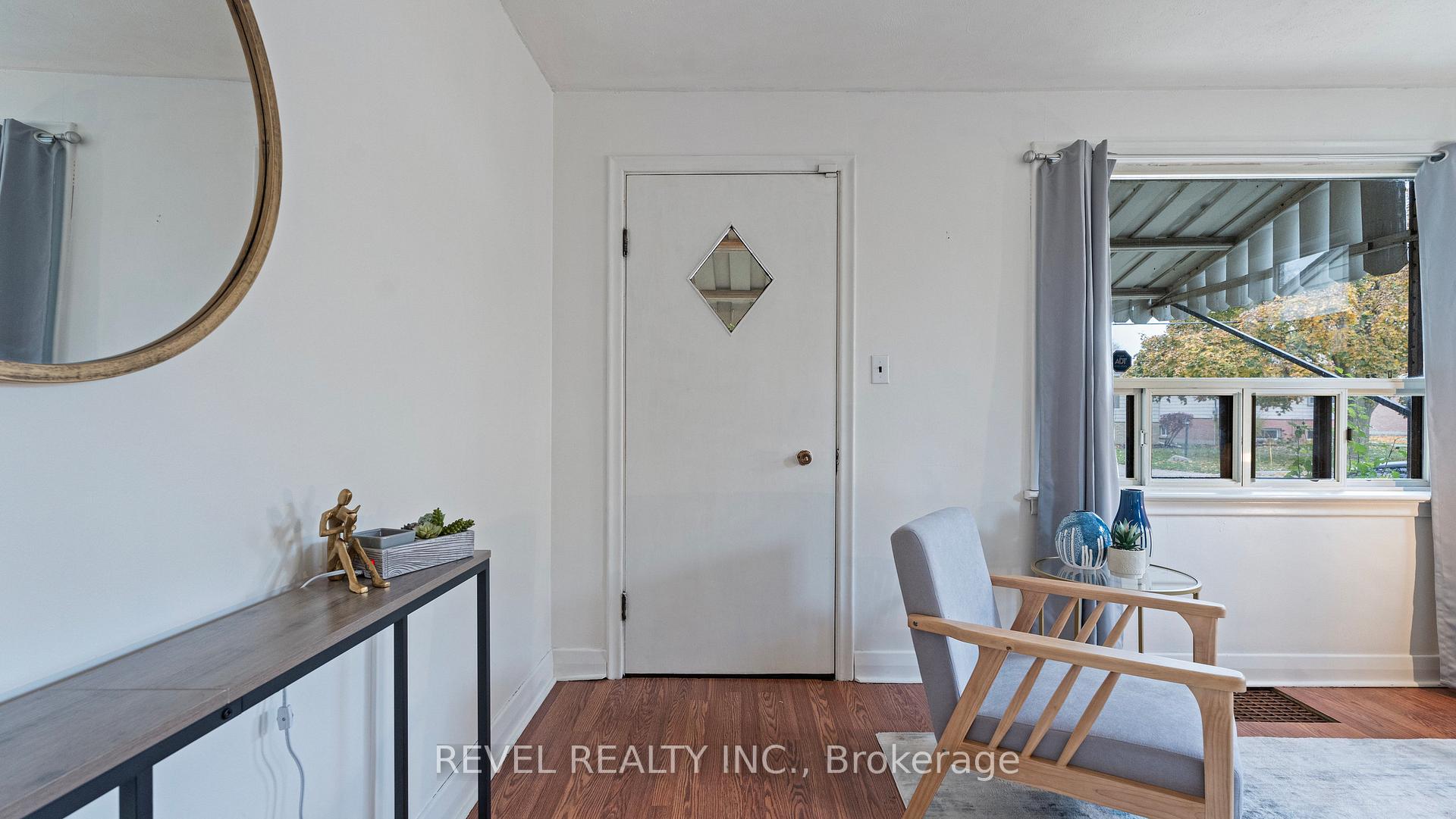 Photo 4 of 139 Baldwin Avenue, Brantford — HOMEH