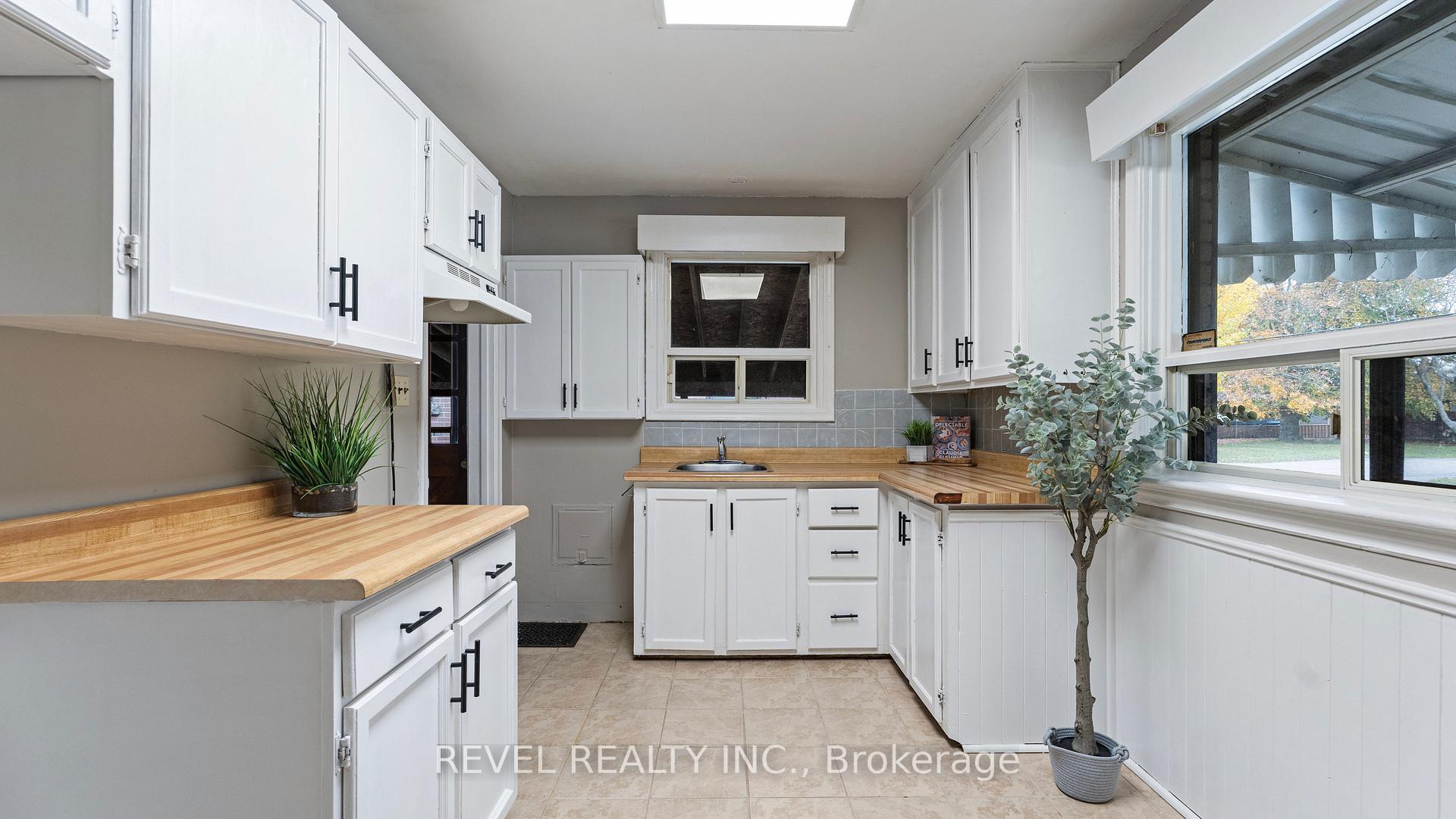 Photo 13 of 139 Baldwin Avenue, Brantford — HOMEH