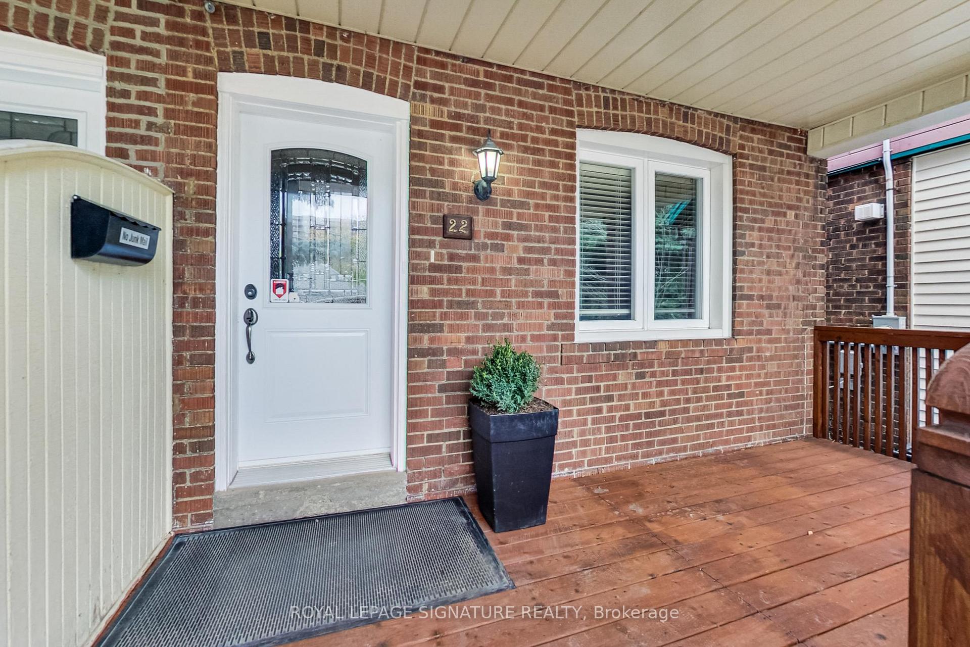Photo 5 of 22 Thyra Avenue, Toronto, Crescent Town — HOMEH