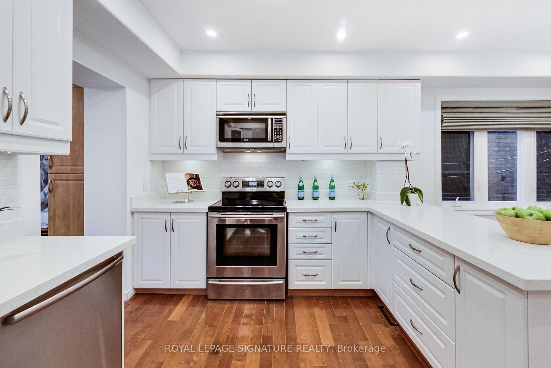 Photo 16 of 22 Thyra Avenue, Toronto, Crescent Town — HOMEH