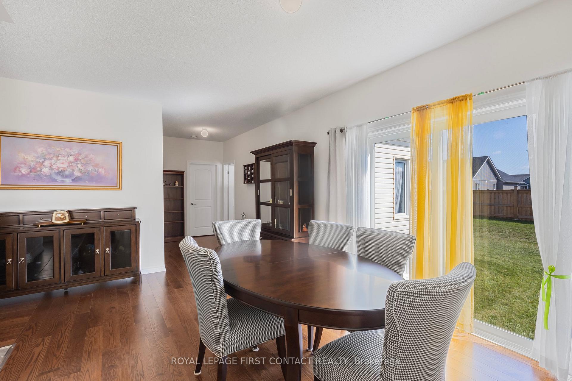 Photo 3 of 9 Beverly Street, Springwater, Elmvale — HOMEH