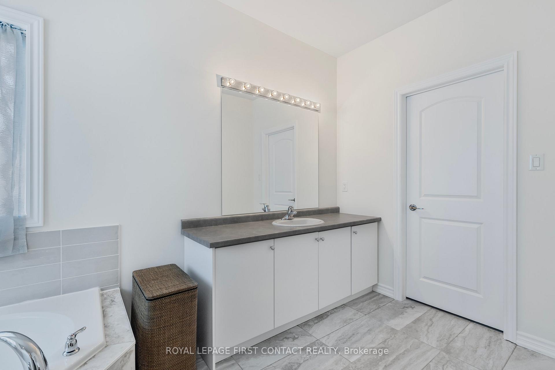 Photo 4 of 9 Beverly Street, Springwater, Elmvale — HOMEH
