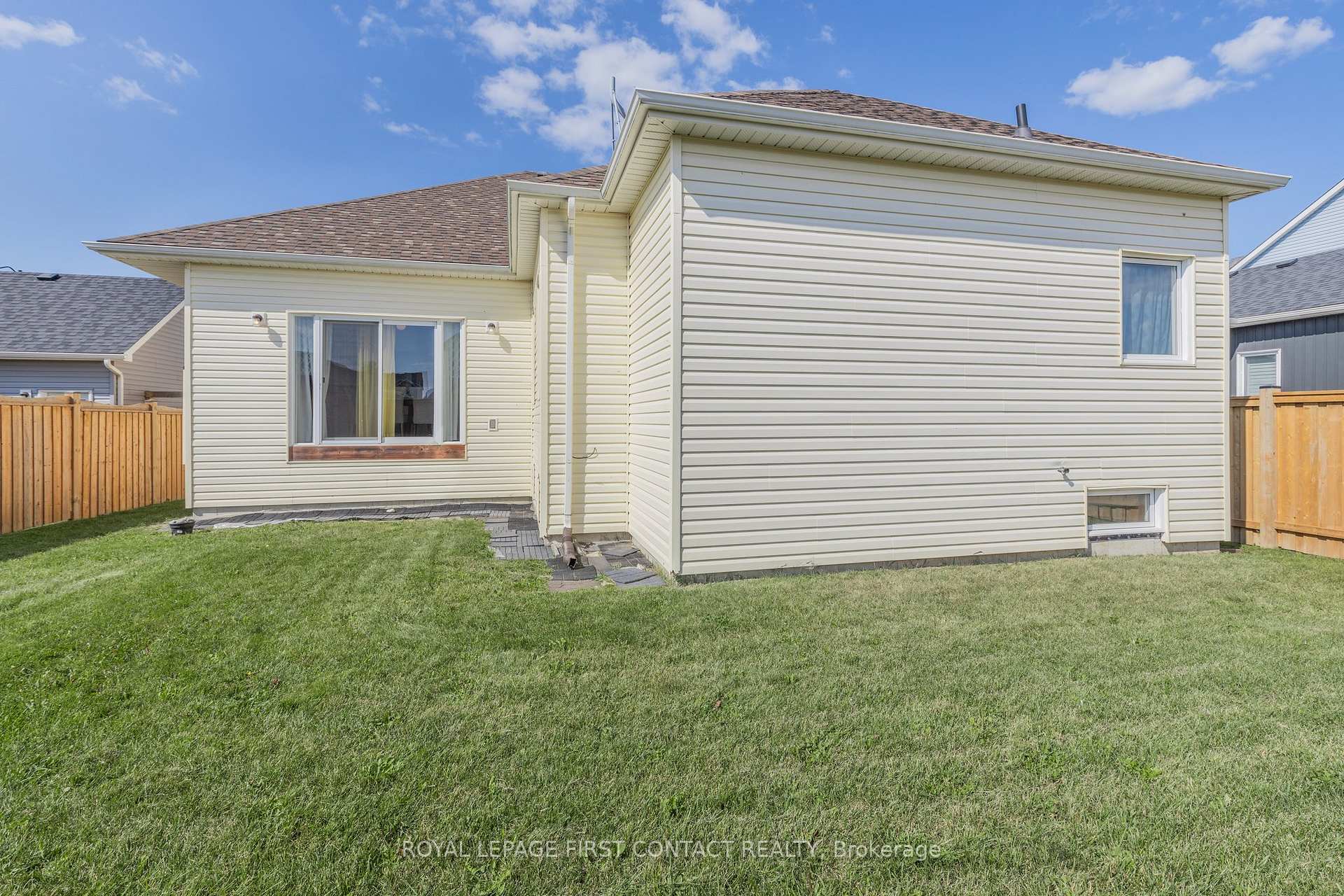 Photo 18 of 9 Beverly Street, Springwater, Elmvale — HOMEH