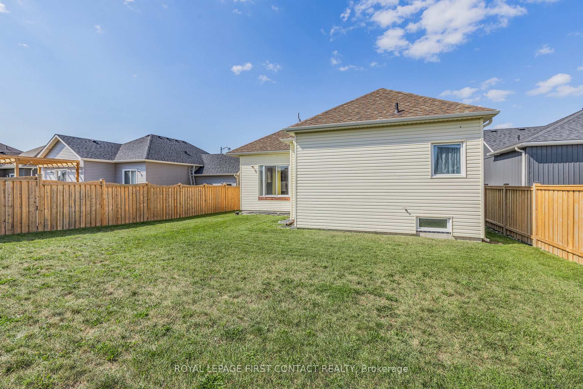Photo 16 of 9 Beverly Street, Springwater, Elmvale — HOMEH