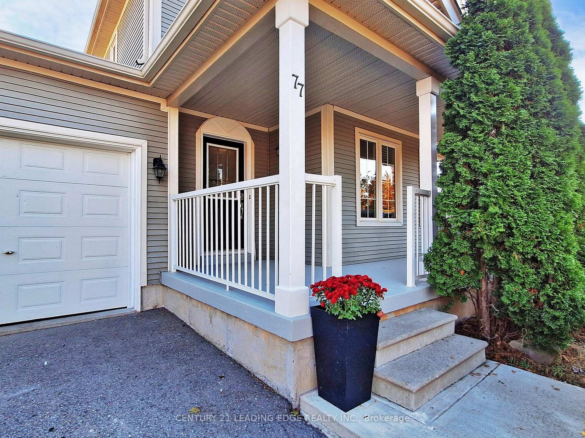 Photo 4 of 77 Laurendale Avenue, Georgina, Keswick South — HOMEH