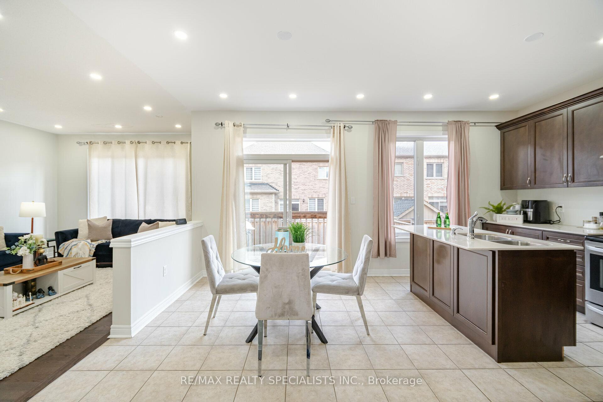 Photo 3 of 27 Fulmer Road, Brampton, Northwest Brampton — HOMEH