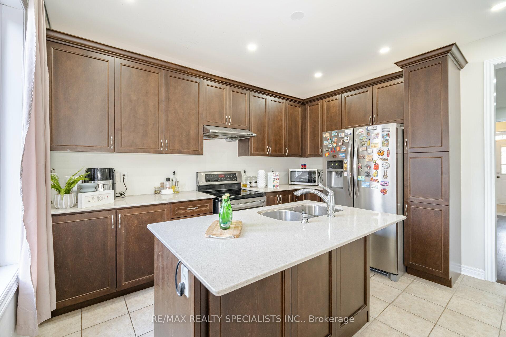 Photo 8 of 27 Fulmer Road, Brampton, Northwest Brampton — HOMEH