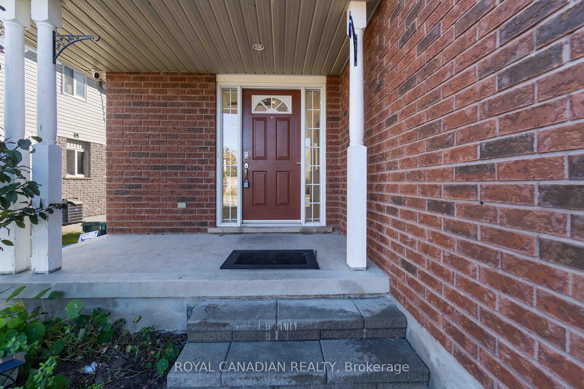 Photo 5 of 444 Doon South Drive, Kitchener, Doon South — HOMEH