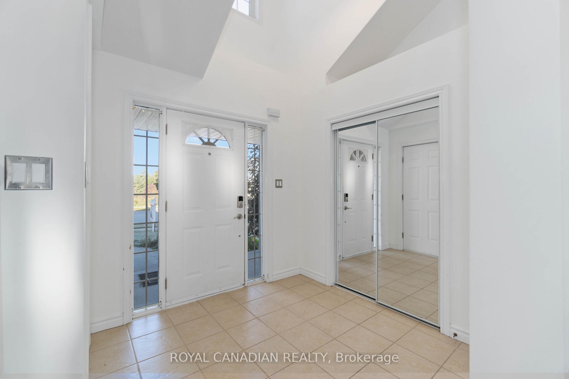 Photo 7 of 444 Doon South Drive, Kitchener, Doon South — HOMEH